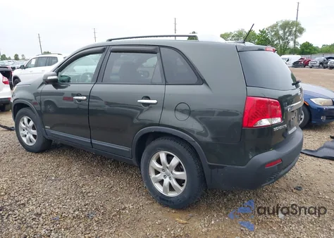 2013 Kia Sorento Lx z USA, uszkodzony, nr VIN 5XYKTCA6XDG332628